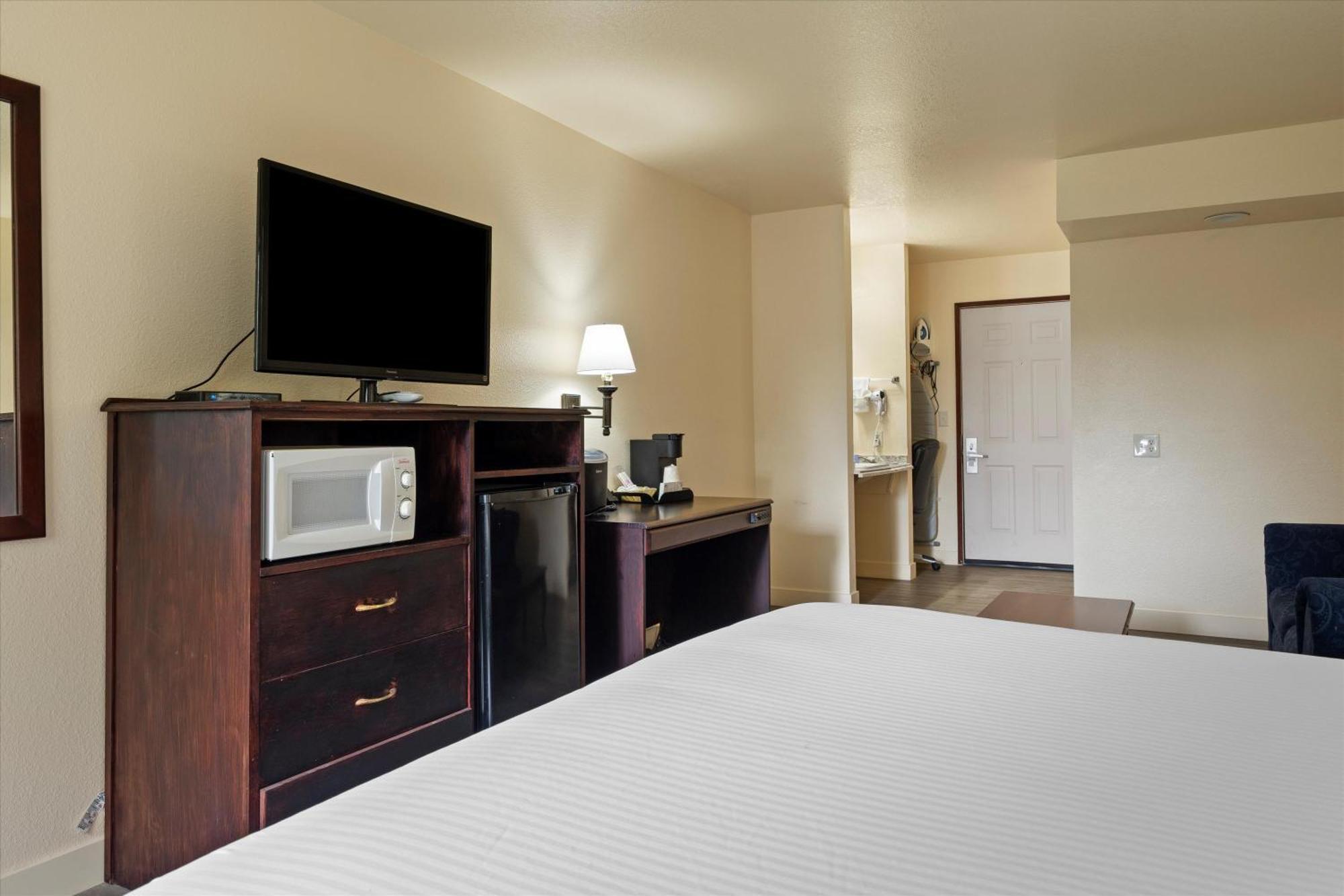 Quincy Inn And Suites Exteriör bild