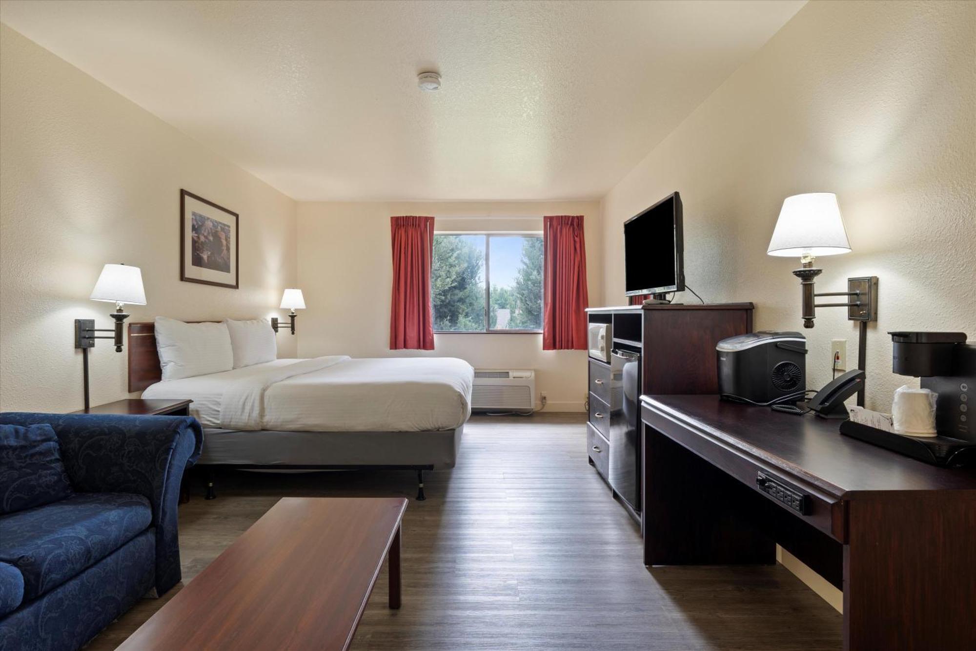 Quincy Inn And Suites Exteriör bild