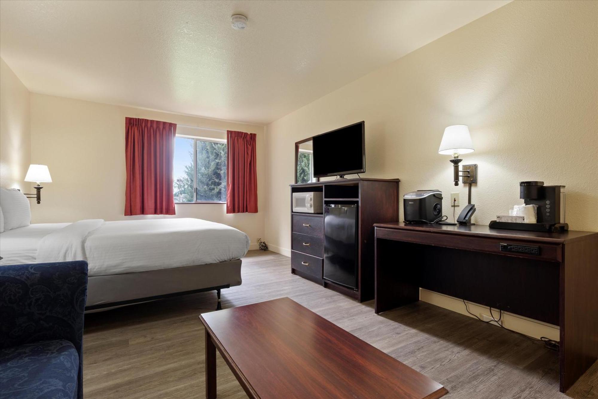 Quincy Inn And Suites Exteriör bild