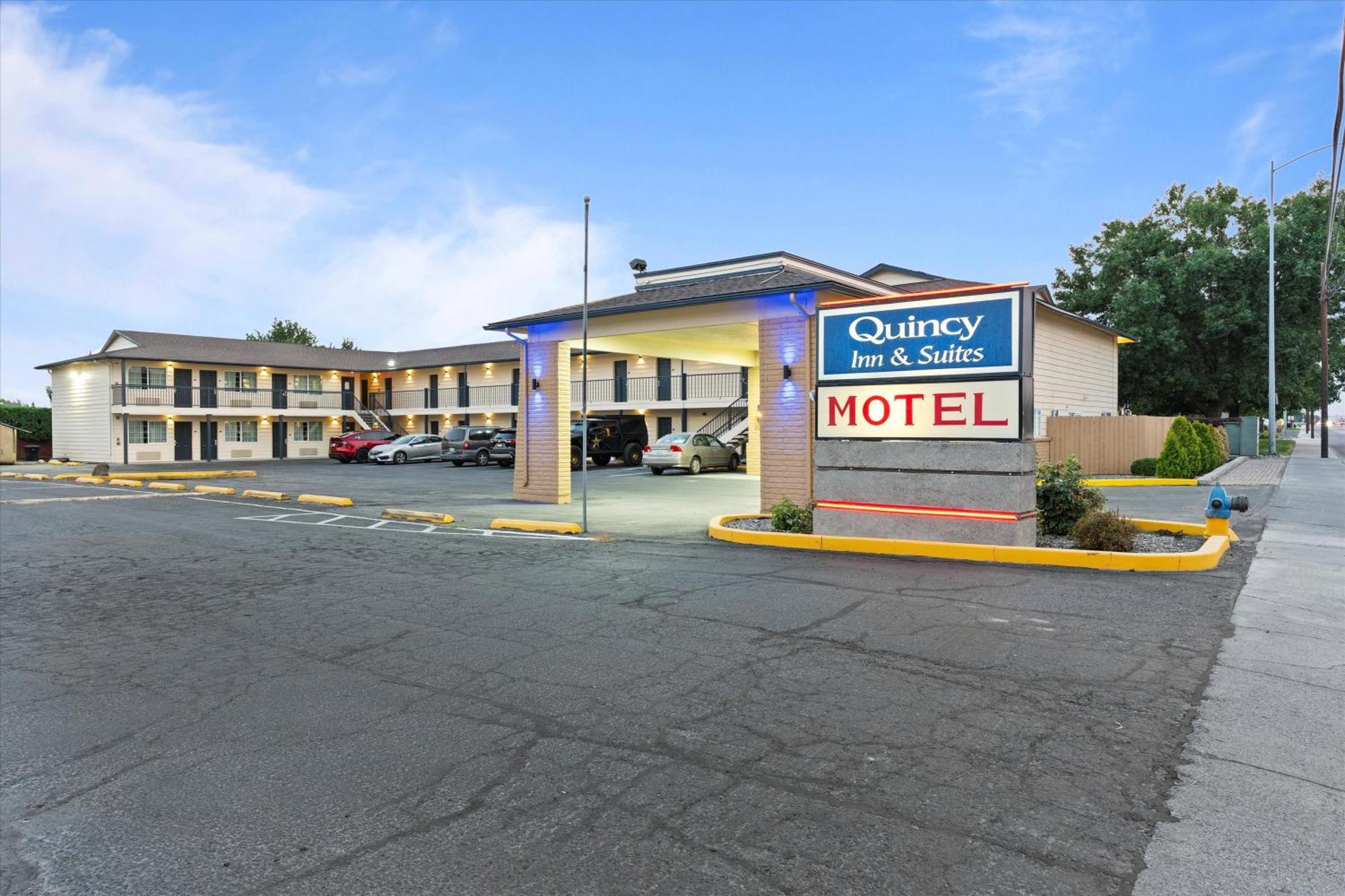 Quincy Inn And Suites Exteriör bild