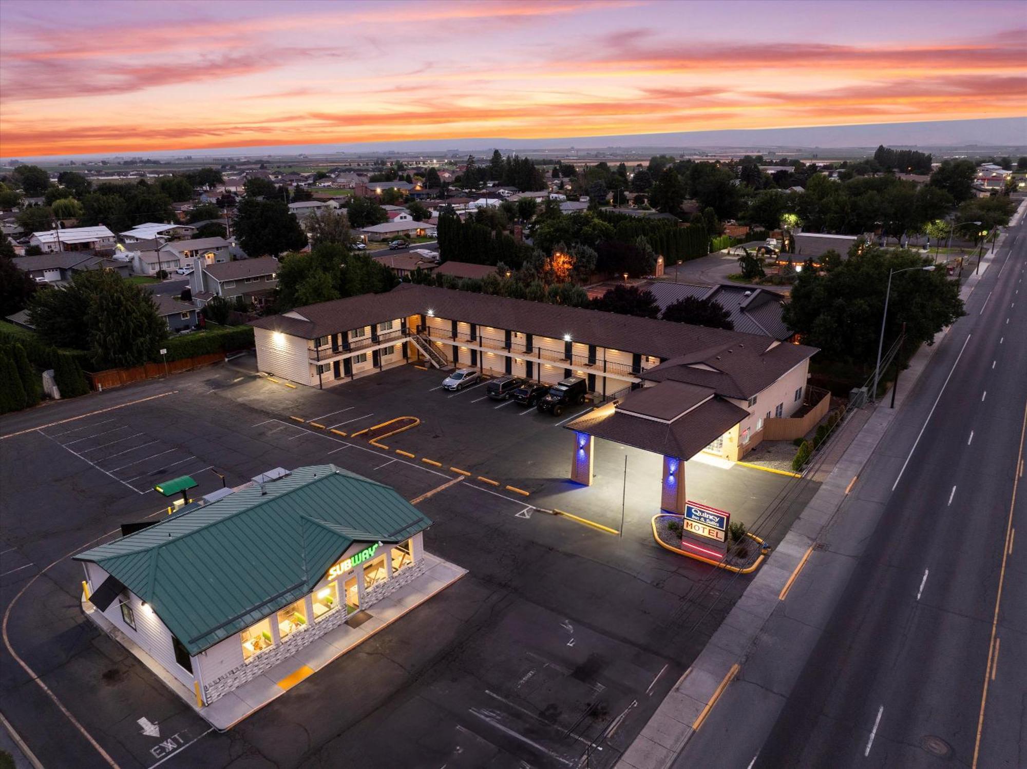 Quincy Inn And Suites Exteriör bild