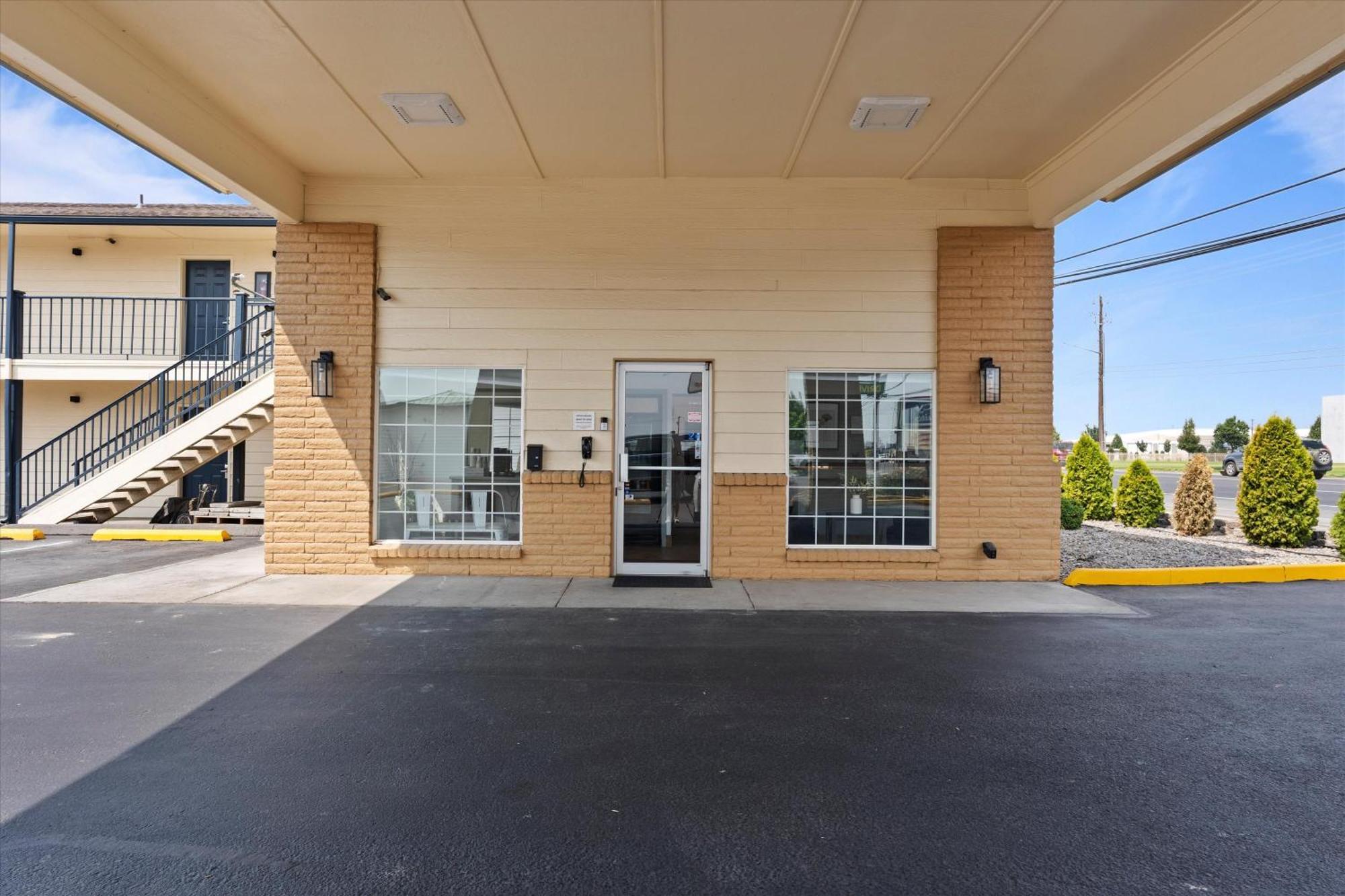 Quincy Inn And Suites Exteriör bild