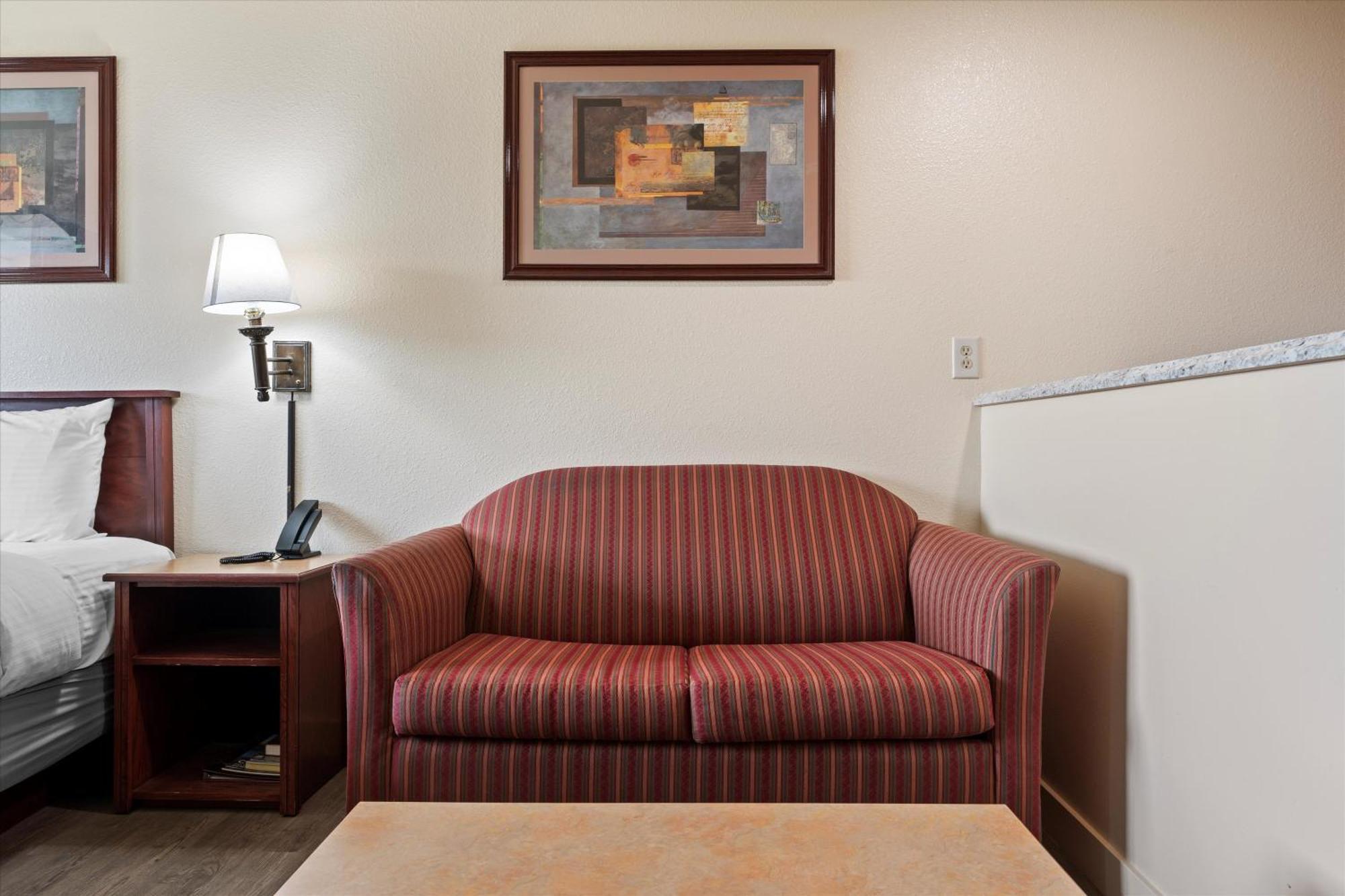 Quincy Inn And Suites Exteriör bild