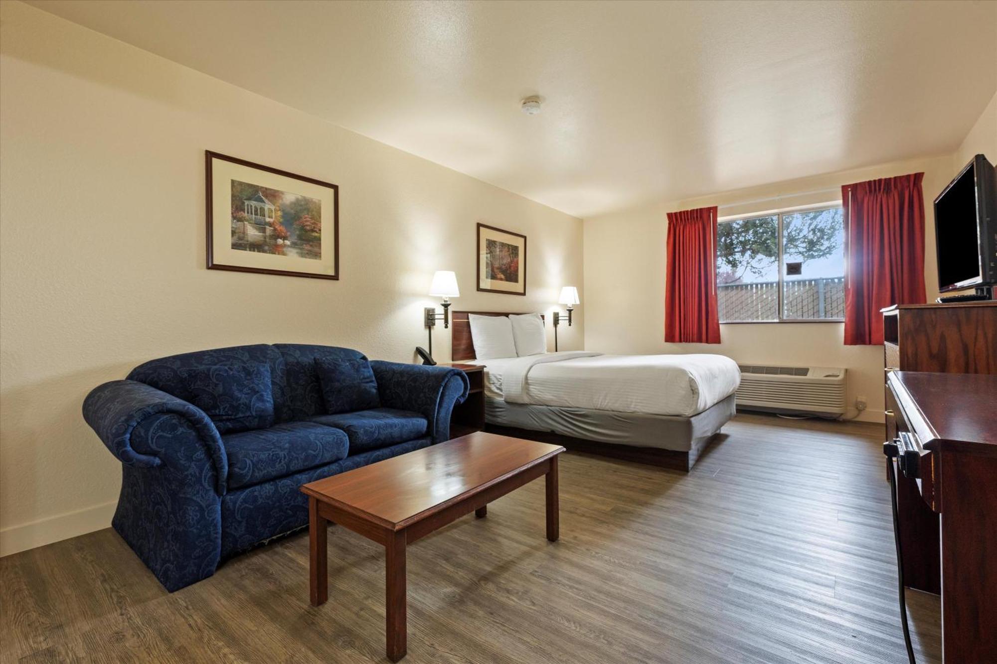 Quincy Inn And Suites Exteriör bild