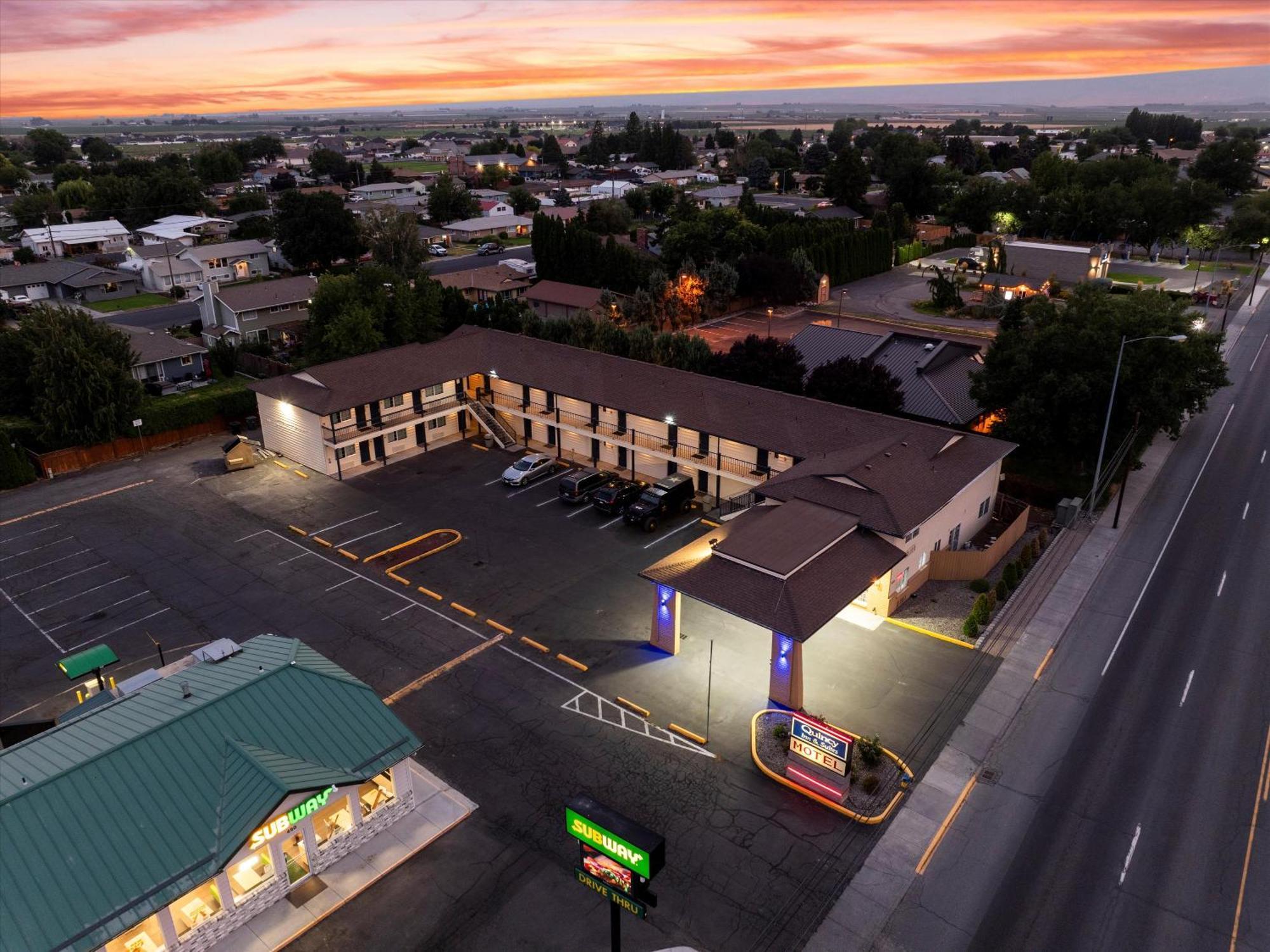 Quincy Inn And Suites Exteriör bild