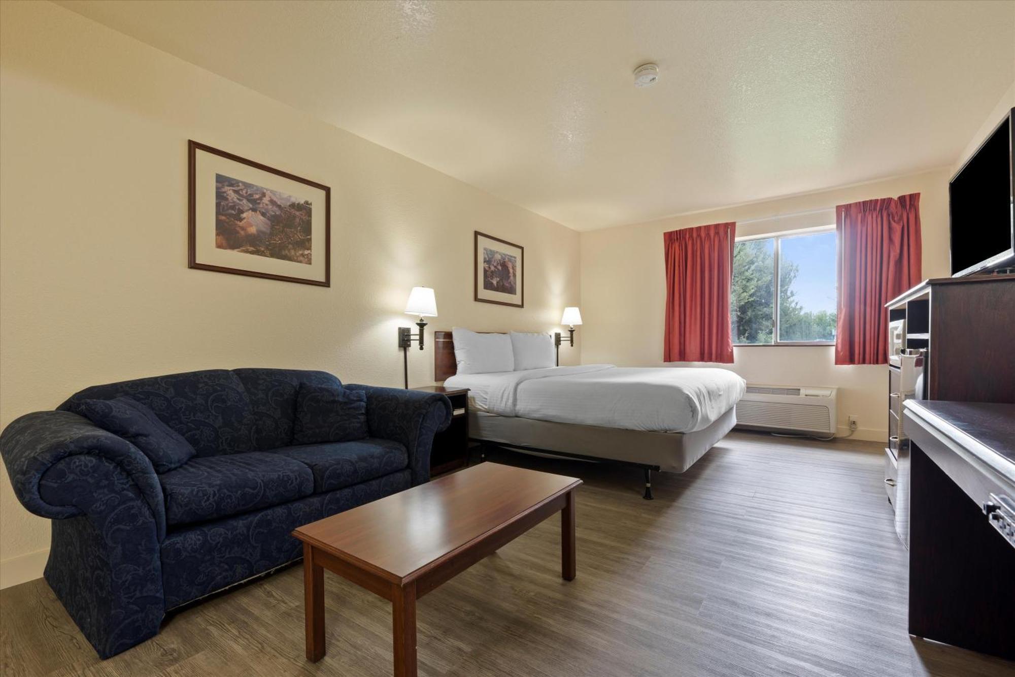 Quincy Inn And Suites Exteriör bild